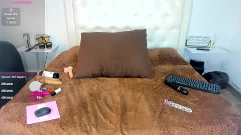 Snapshot of rouse_sexy_hotxx77 chatting on September 12, 7:10 pm rouse_sexy_hotxx77 online show from September 12, 7:10 pm