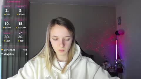 Snapshot of rousereed chatting on February 20, 7:34 am Rouse online show from February 20, 7:34 am