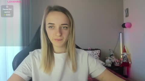 Snapshot of rousereed chatting on February 22, 7:34 am Rouse online show from February 22, 7:34 am