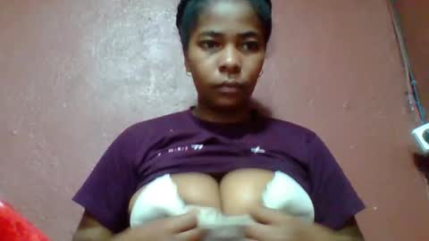 rovaelyah online show from April 24, 2:47 am