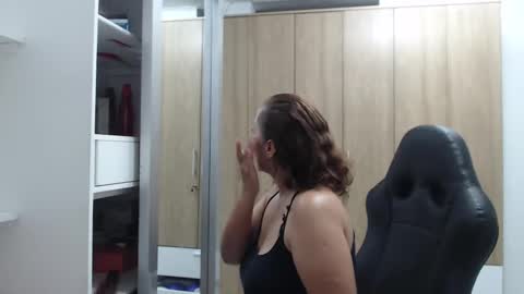 Snapshot of roxanalove7 chatting on February 14, 10:25 pm Roxana online show from February 14, 10:25 pm