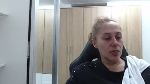 Snapshot of roxanalove7 chatting on January 4, 12:05 am Roxana online show from January 4, 12:05 am