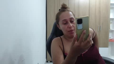 Roxana online show from April 22, 2:52 am