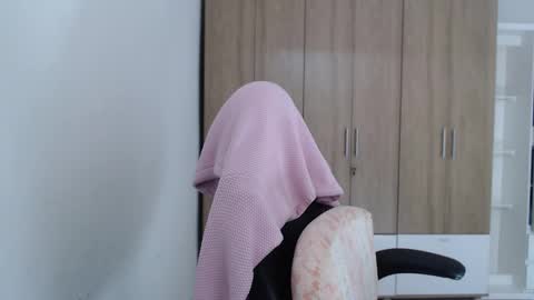 Roxana online show from October 31, 6:01 pm