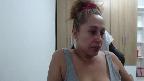 Snapshot of roxanalove7 chatting on October 19, 12:12 am Roxana online show from October 19, 12:12 am