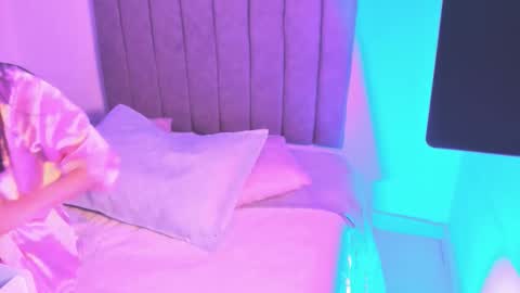 Roxane online show from December 3, 11:34 am