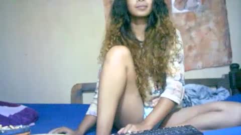 roxanne_98 online show from March 2, 12:20 am