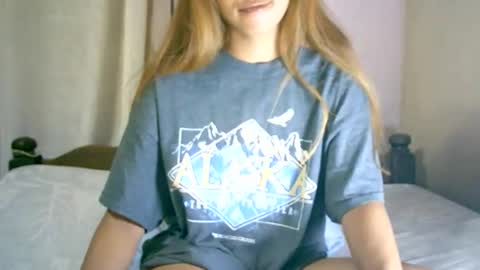 roxanne_98 online show from November 20, 2:45 am