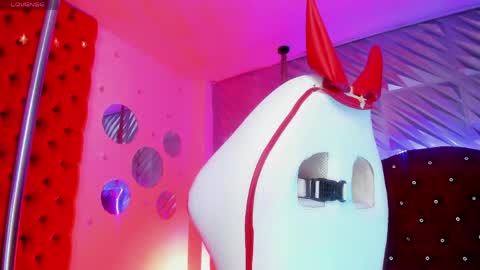 roxanne_han online show from April 26, 3:04 am