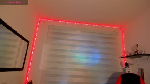 roxanne online show from April 19, 6:10 pm