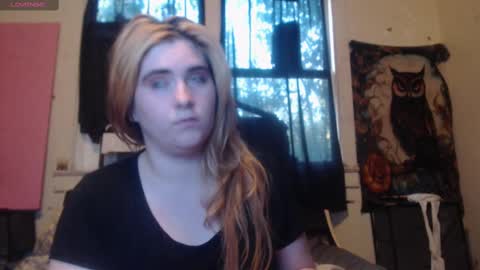 Snapshot of roxanneroulette chatting on September 28, 11:21 pm Silver online show from September 28, 11:21 pm