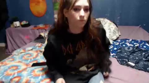 Snapshot of roxanneroulette chatting on January 17, 3:12 am Silver online show from January 17, 3:12 am