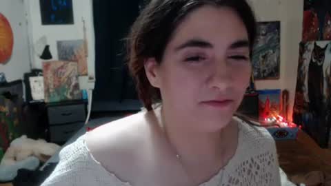 Snapshot of roxanneroulette chatting on February 17, 1:58 am Silver online show from February 17, 1:58 am