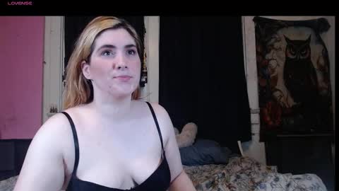 Snapshot of roxanneroulette chatting on October 17, 5:10 am Silver online show from October 17, 5:10 am