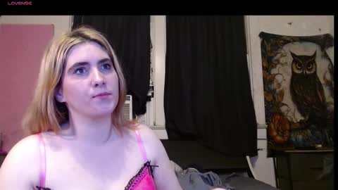 Snapshot of roxanneroulette chatting on October 11, 2:16 am Silver online show from October 11, 2:16 am