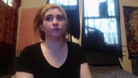 Snapshot of roxanneroulette chatting on September 15, 7:32 pm Silver online show from September 15, 7:32 pm