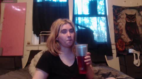 Snapshot of roxanneroulette chatting on September 27, 10:17 pm Silver online show from September 27, 10:17 pm