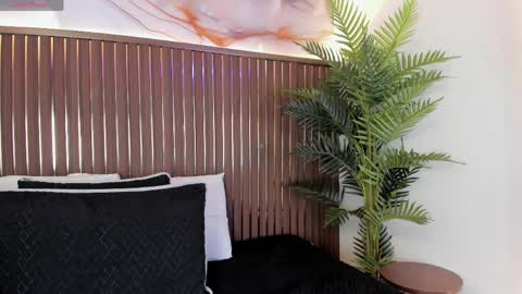 Roxie  online show from April 2, 12:24 pm