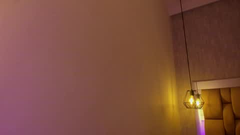 Roxie  online show from April 27, 7:33 pm