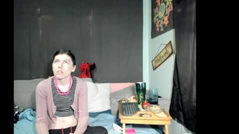 roxihazeleyes online show from April 29, 11:54 pm