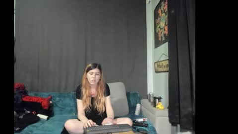 roxihazeleyes online show from November 25, 2:08 pm