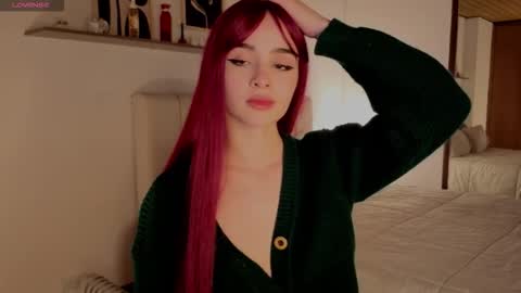 Snapshot of roxxy_mora chatting on October 17, 9:29 pm Roxxy online show from October 17, 9:29 pm