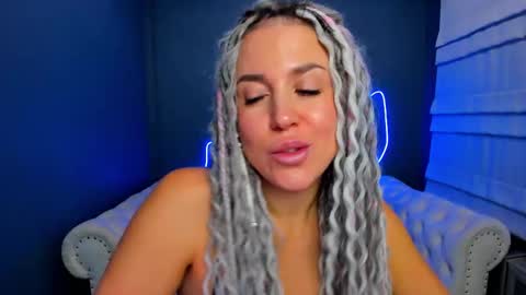 Roxy online show from October 28, 1:44 am