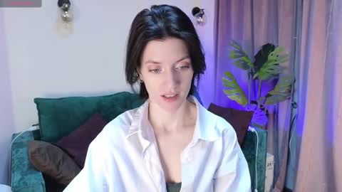 Snapshot of roxy_riot_ chatting on February 14, 1:23 am roxy_riot_ online show from February 14, 1:23 am