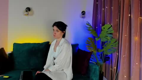 Snapshot of roxy_riot_ chatting on February 15, 1:21 am roxy_riot_ online show from February 15, 1:21 am