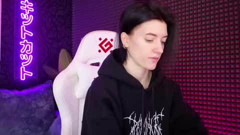 Snapshot of roxy_riot_ chatting on March 11, 1:26 am roxy_riot_ online show from March 11, 1:26 am