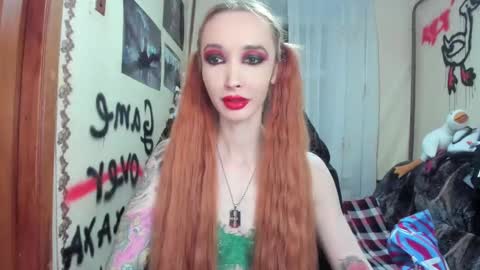 Snapshot of roxy_silver chatting on February 20, 9:53 pm Roxy online show from February 20, 9:53 pm