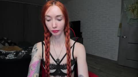 Snapshot of roxy_silver chatting on October 3, 7:19 pm Roxy online show from October 3, 7:19 pm