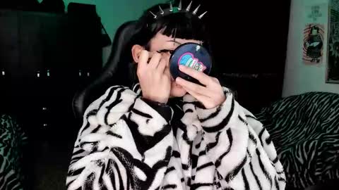 Roxy Independient model Help me to reach 50 thumbs up online show from December 17, 2:27 am