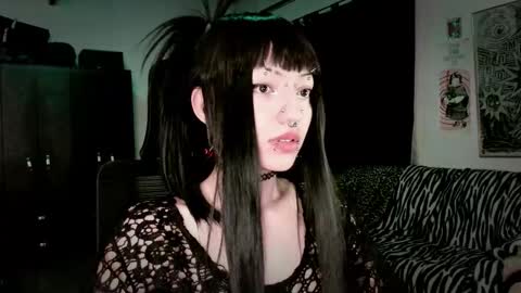 Roxy Independient model Help me to reach 50 thumbs up online show from February 28, 1:16 am