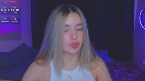 Snapshot of roxychilli chatting on September 11, 9:37 pm Roxy online show from September 11, 9:37 pm