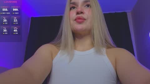Snapshot of roxychilli chatting on October 11, 10:34 pm Roxy online show from October 11, 10:34 pm