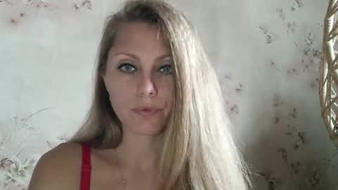 Snapshot of roxyfox18x01 chatting on October 8, 6:40 am roxyfox18x01 online show from October 8, 6:40 am