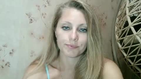 Snapshot of roxyfox18x01 chatting on September 22, 7:56 pm roxyfox18x01 online show from September 22, 7:56 pm