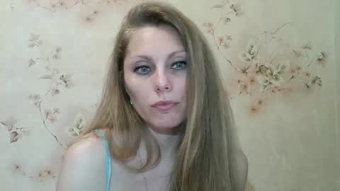 roxyfox18x01 online show from April 26, 2:04 pm