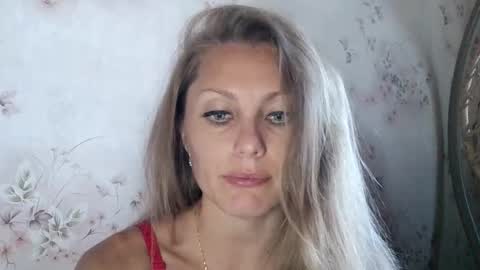 Snapshot of roxyfox18x01 chatting on September 24, 6:23 am roxyfox18x01 online show from September 24, 6:23 am