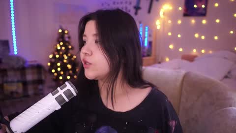 roxysuh online show from February 21, 7:55 am