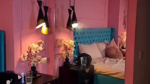 Roxy online show from April 18, 7:58 pm