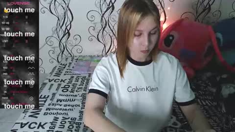 angela online show from October 25, 5:31 pm