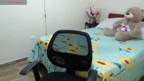 Ruby    Independent model help me reach 50 thumbs up online show from April 25, 1:41 pm