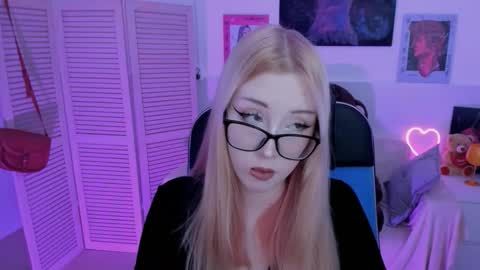 Snapshot of rubyybennett chatting on September 20, 7:28 am rubyybennett online show from September 20, 7:28 am