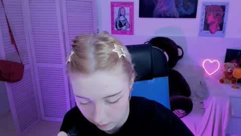 Snapshot of rubyybennett chatting on September 22, 7:40 am rubyybennett online show from September 22, 7:40 am