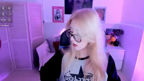 Snapshot of rubyybennett chatting on October 8, 7:29 pm rubyybennett online show from October 8, 7:29 pm