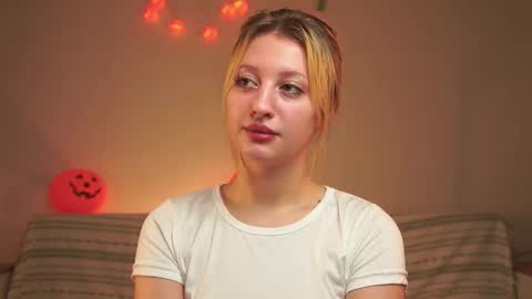 Mila online show from October 29, 4:17 am