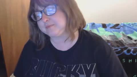 runny_eggs online show from May 24, 3:38 am