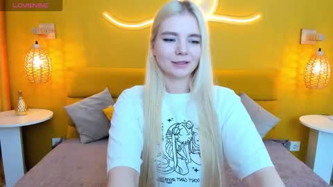 ruthbryant online show from October 19, 12:56 am